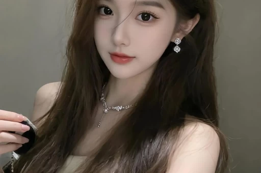 周迅疑似新恋情曝光！深夜牵手“紫衣神秘男”侧脸太像梁朝伟了