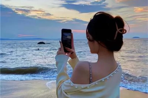 张雪峰与孔雪儿的背后故事：娱乐圈小八卦大揭秘！