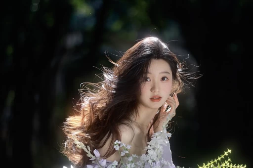 大瓜！曝某95后顶流女星自称是合作男演员的女友对方受不了死缠烂打拉黑了她