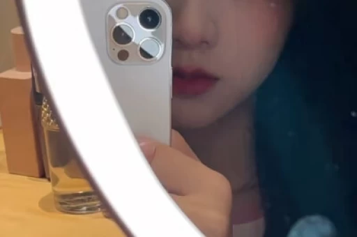 千万网红“留几手”塌房